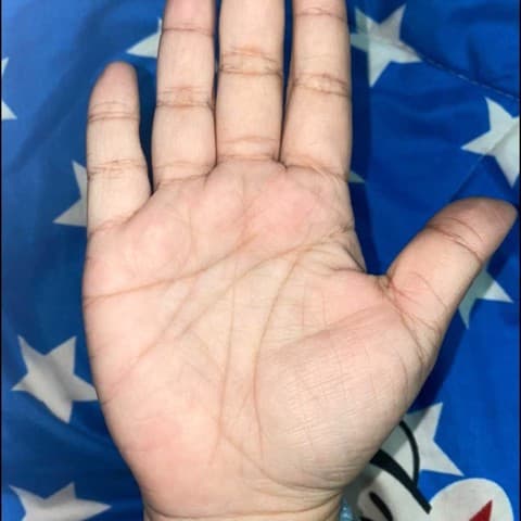 ลายมือบวกไพ่ยิปซี   5  คำถาม