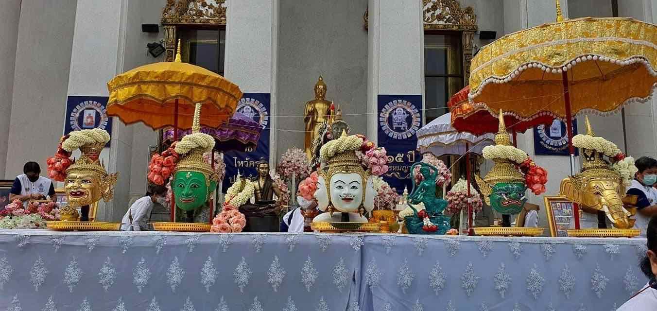 **กติกา กดไลค์กดแชร์ด้วยนะครับ😇😇😁😁
1 คำถาม 10 เหรียญ 
5 คำถาม 20 เหรียญ ตลอดไลฟ์ 
**กติกา กดไลค์กดแชร์ ตามด้วย
/ชื่อ/คำถามนะครับ😇😇😁😁