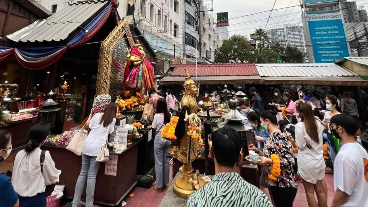 ฝากไหว้พระพิฆเนศห้วยขวาง