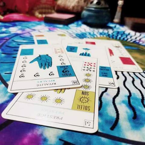 Palm reading 🤚🖐️✋